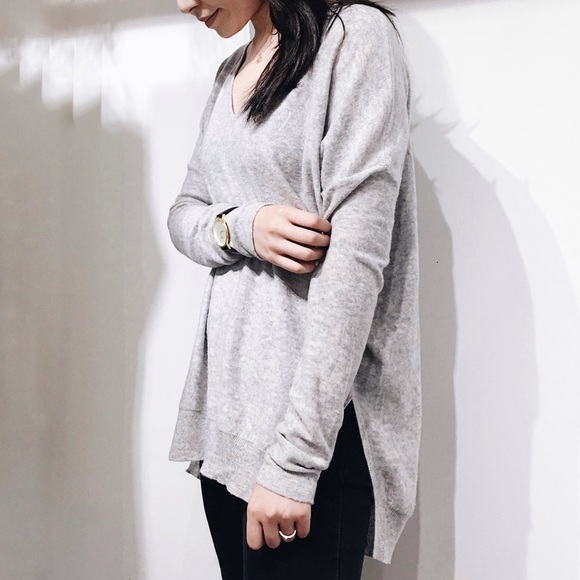 High Low V-Neck Sweater - Picture 3 of 5